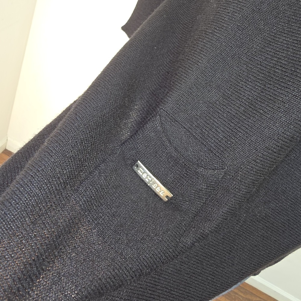 Mersea Catalina One Size Sweater Top Black Pockets Split Sides Relaxed Coastal - Picture 3 of 9
